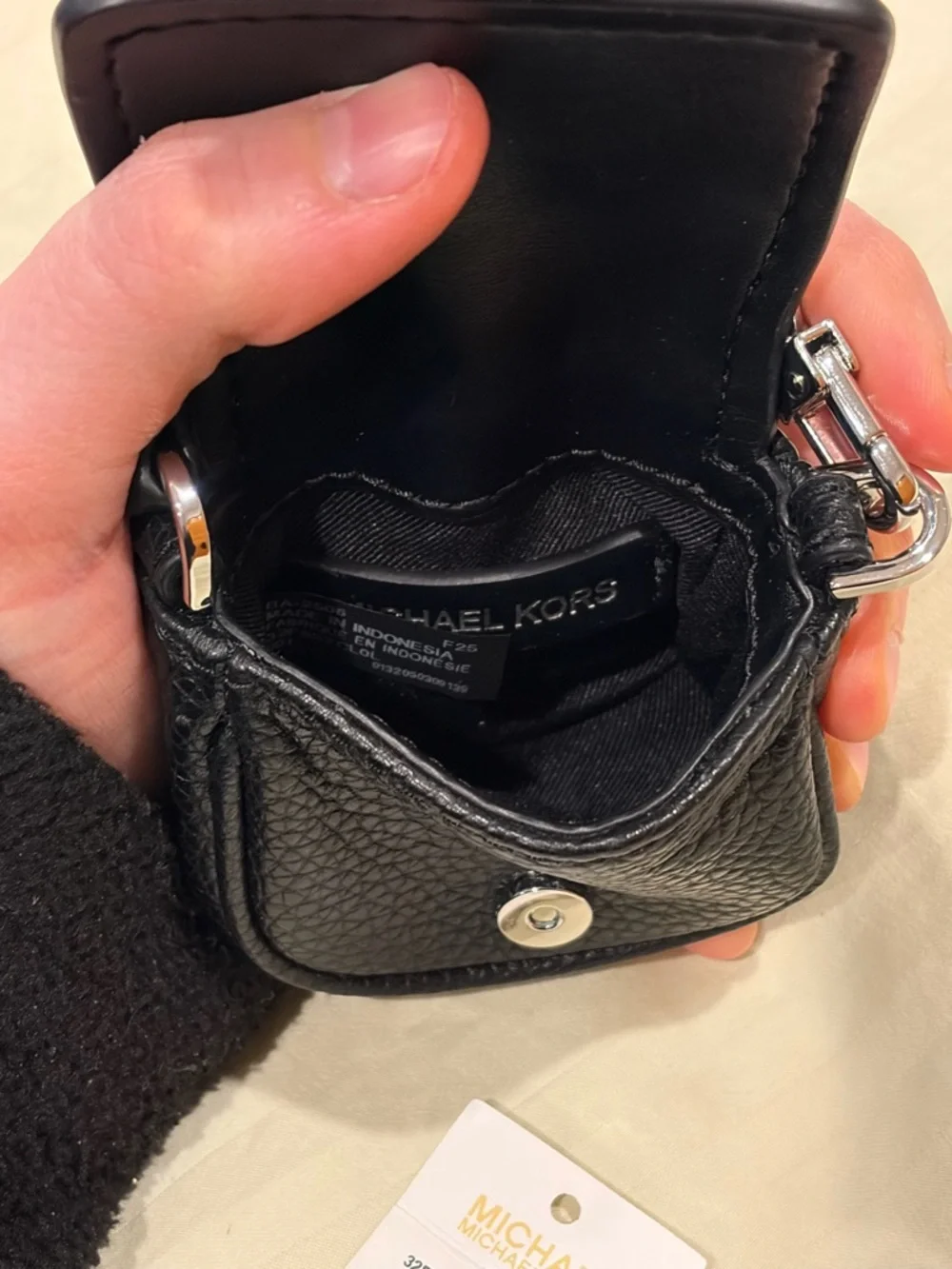 NWT Michael Kors Zoe Leather Bag Charm/AirPods Case - Picture 5 of 5